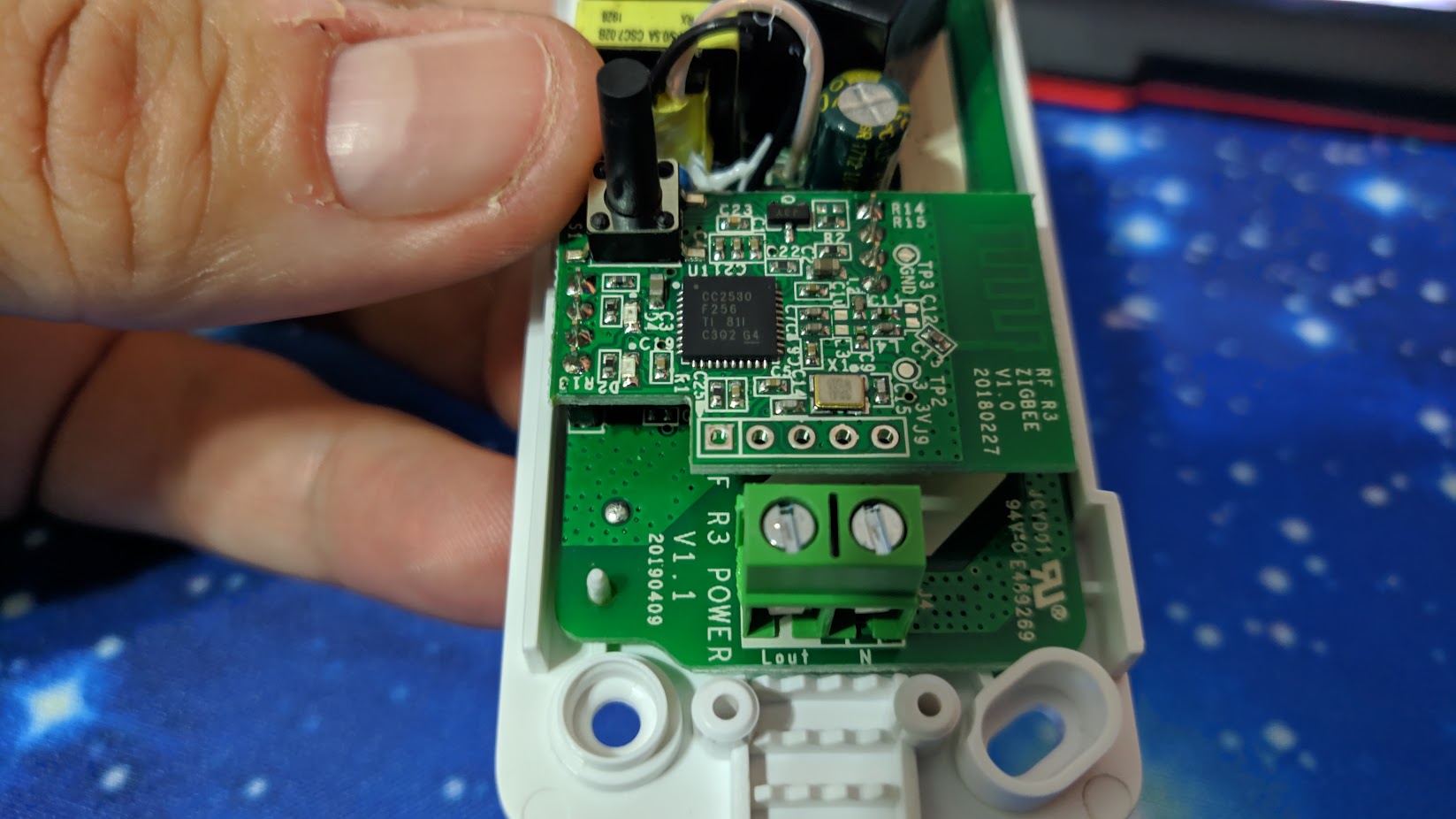 Desmontando el Sonoff Basic R3 Zigbee Domótica en Casa Desmontando el Sonoff Basic R3 Zigbee Domótica en Casa